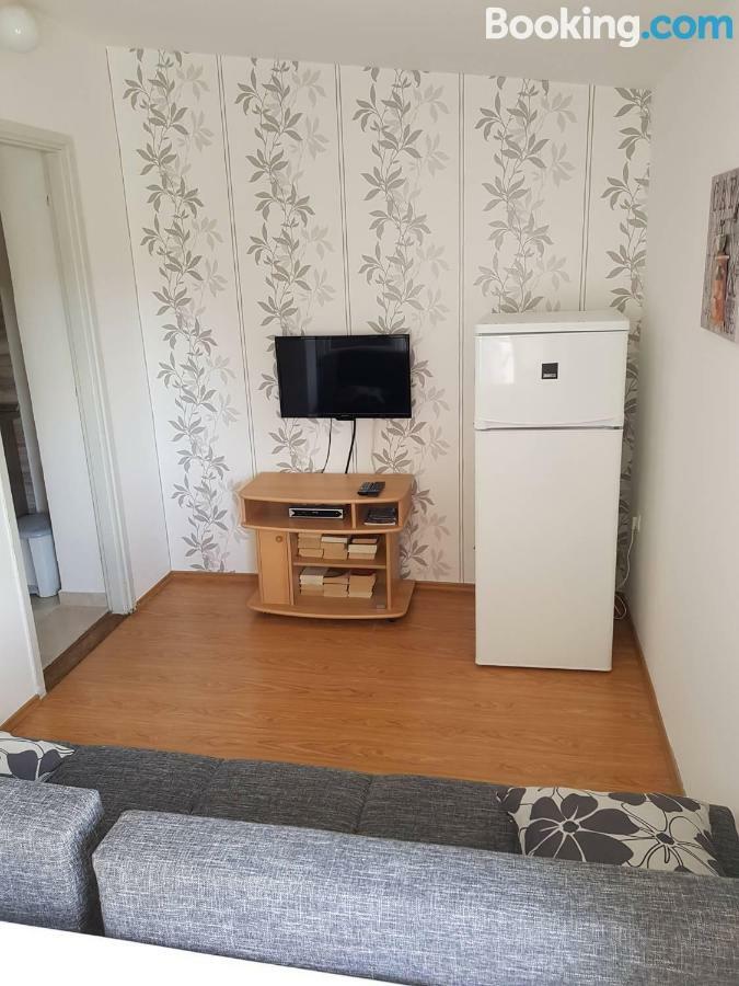 Apartamani Katarina Vl.Ilija Jusup Apartment Starigrad Paklenica Exterior photo